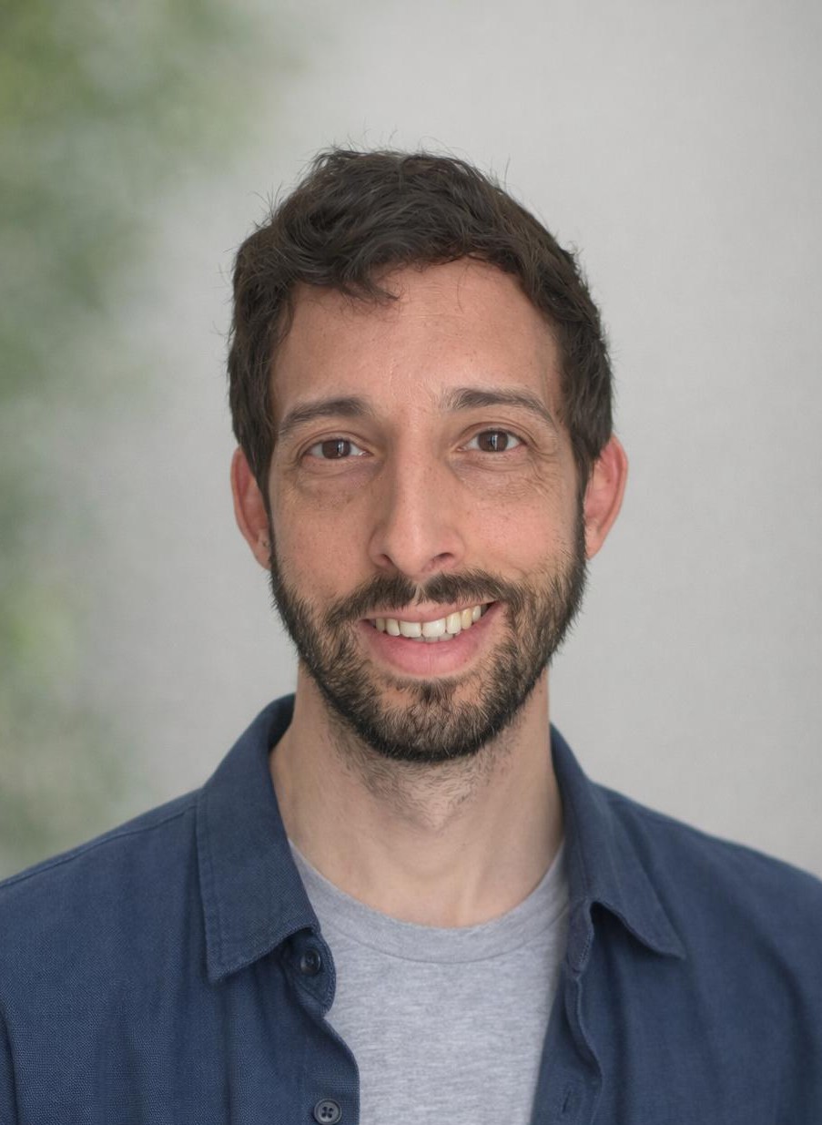 Portrait of Javier Diaz-Santos